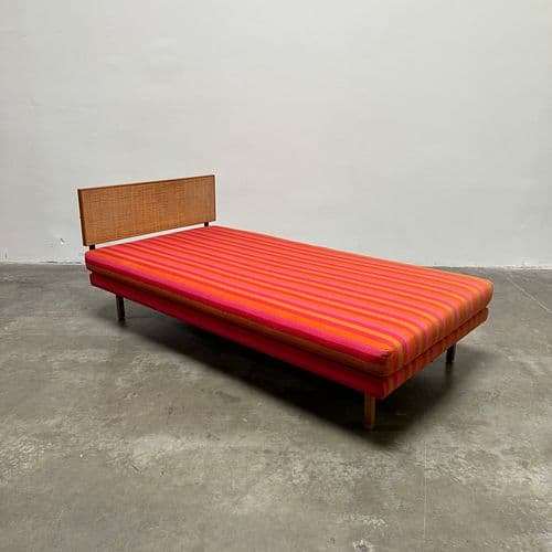 Work by Knoll