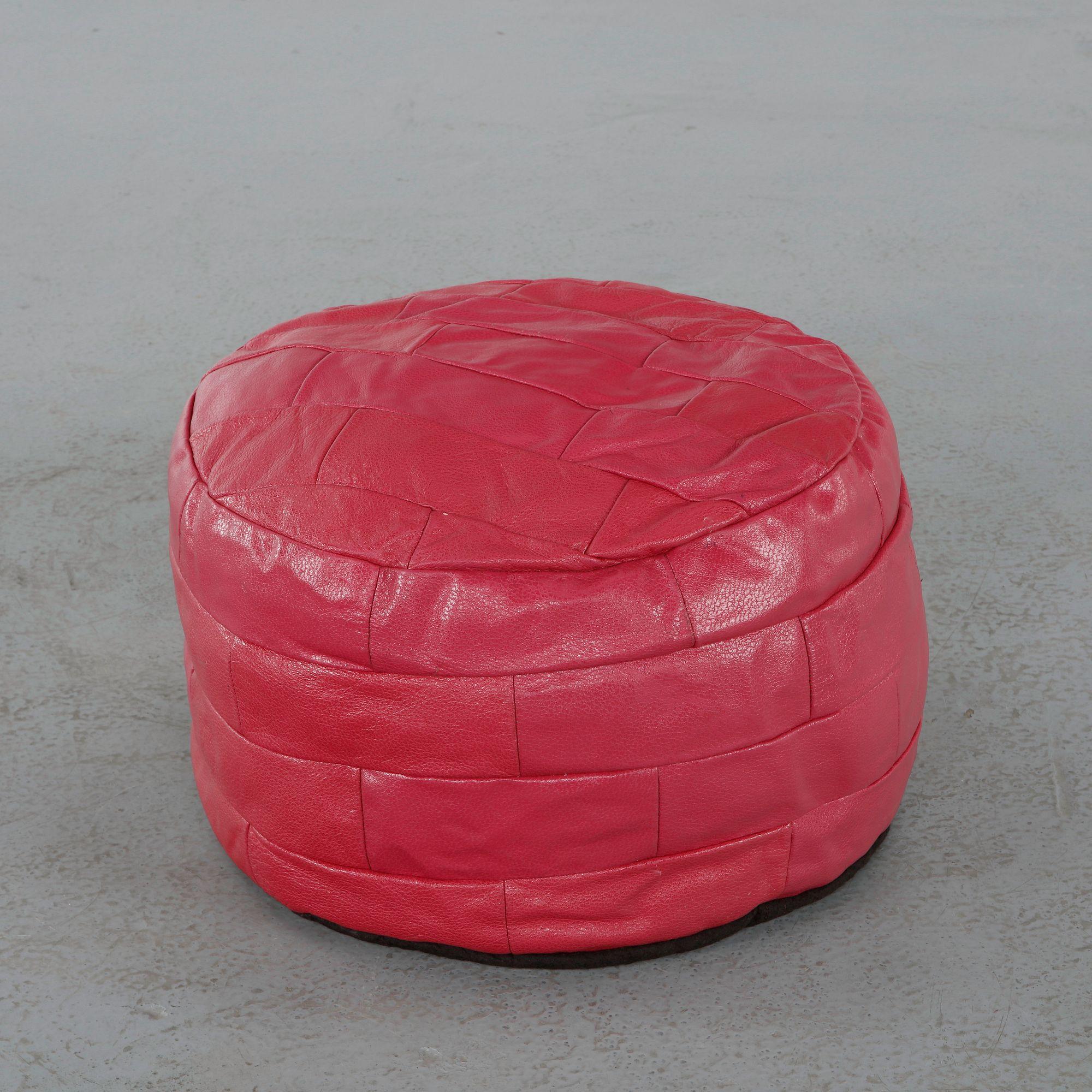 De Sede, Vibrant Pink Leather Ottoman, 1960s