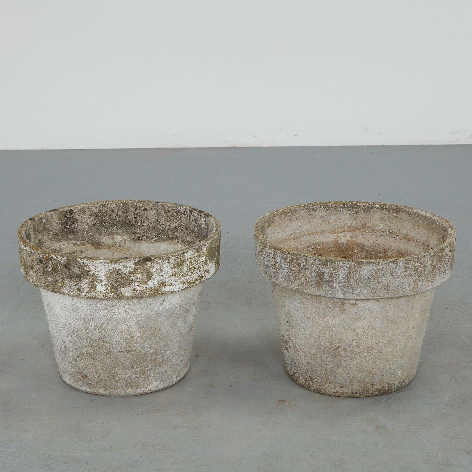 Willy Guhl, Pair of Round Planters, 1960s