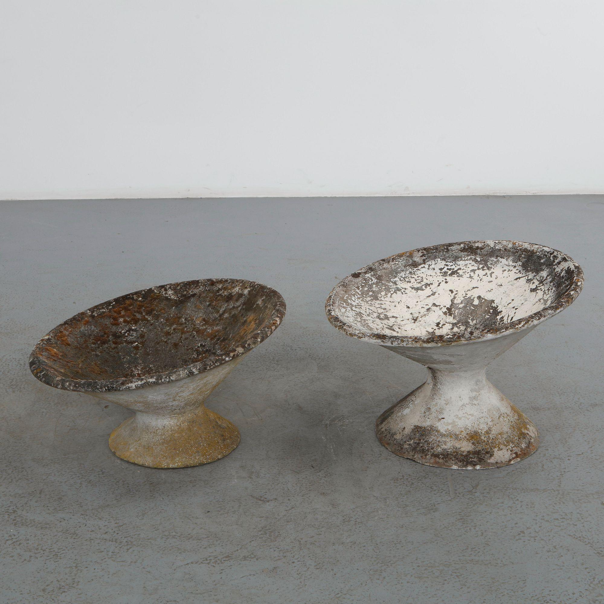 Willy Guhl, Pair of Off-Kilter Planters, 1960s