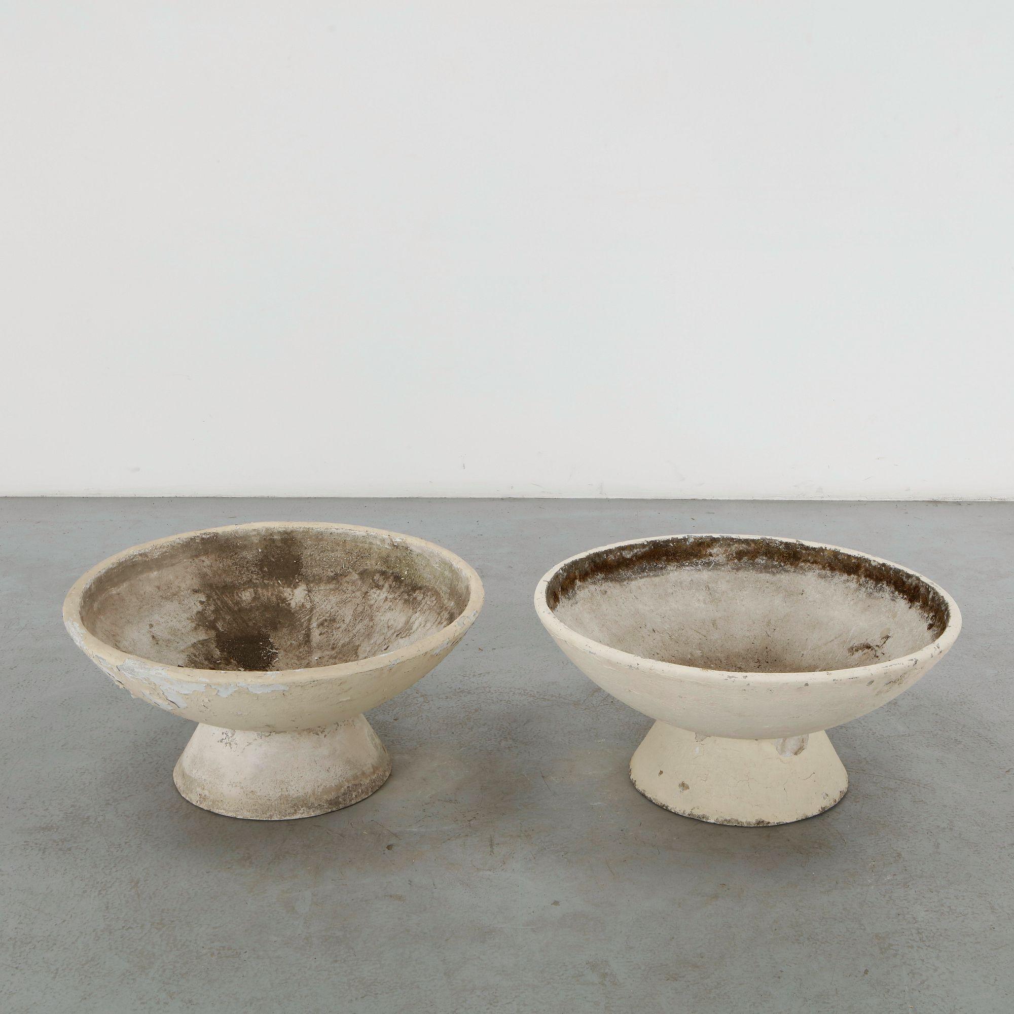 Willy Guhl, Pair of Bowl Planters on Concrete Stands, 1960s