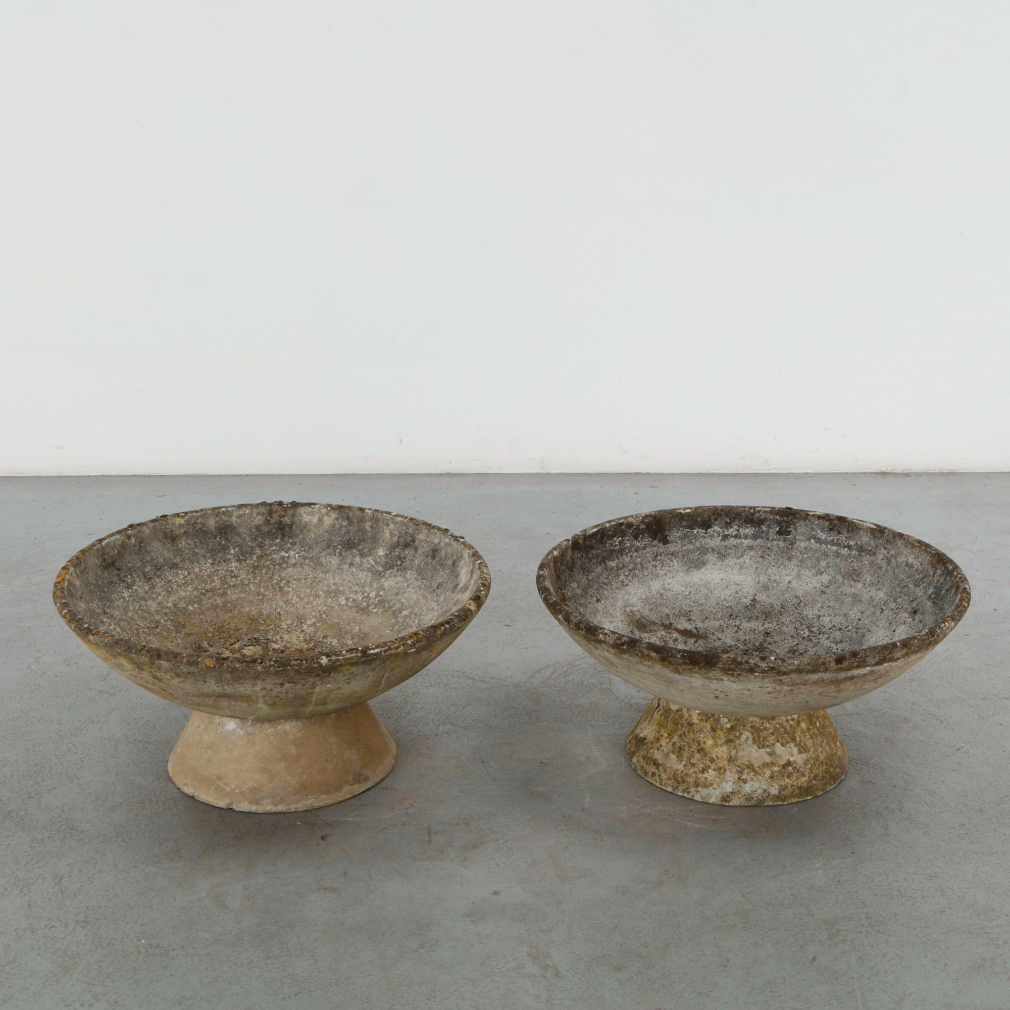 Willy Guhl, Pair of Bowl Planters on Concrete Stands, 1960s