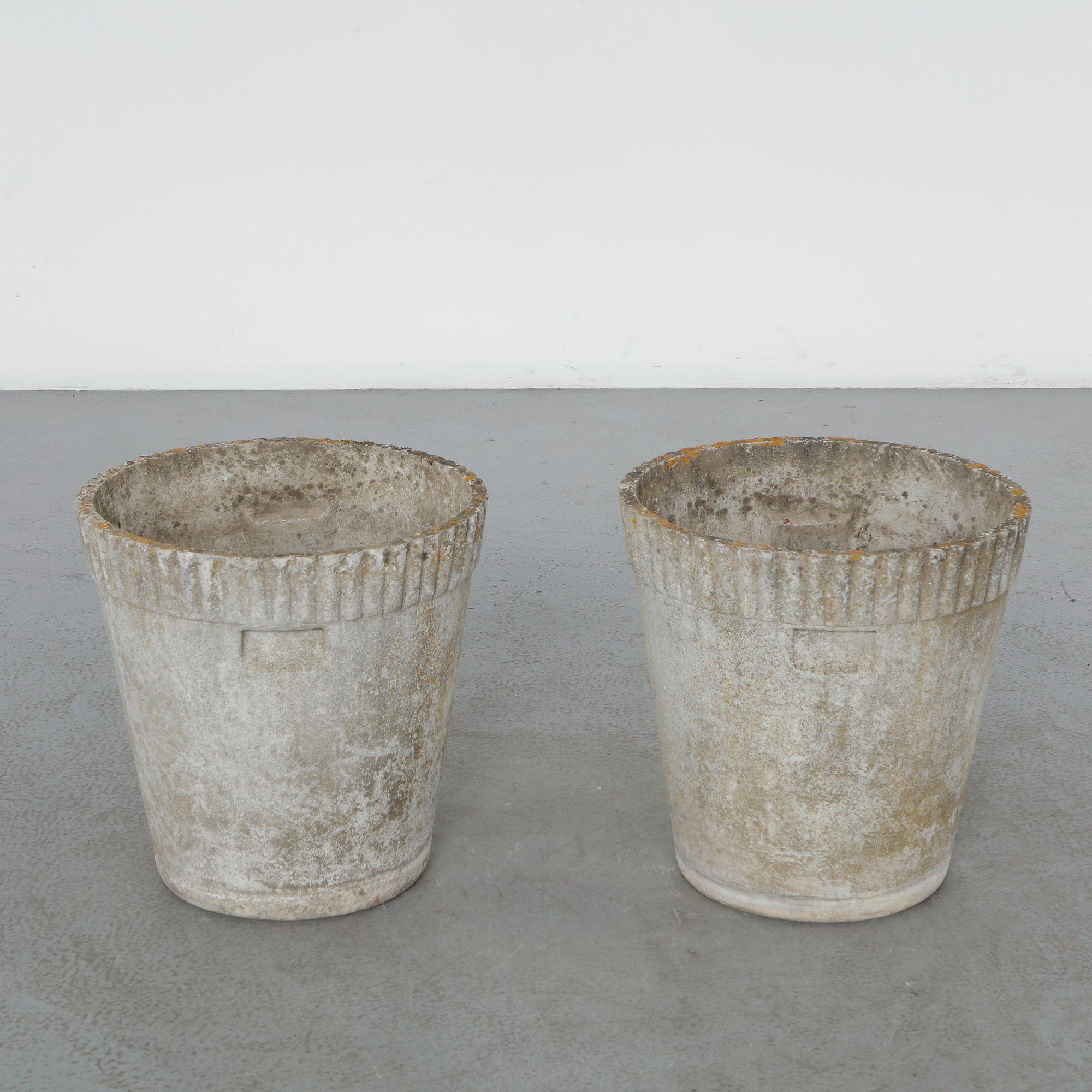 Willy Guhl, Pair of Round Concrete Planters, 1960s