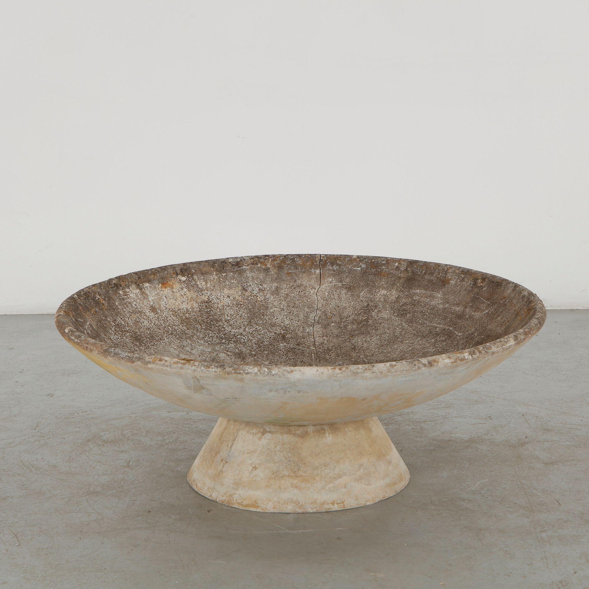 Willy Guhl, Large Bowl Planter with Concrete Stand, 1960s
