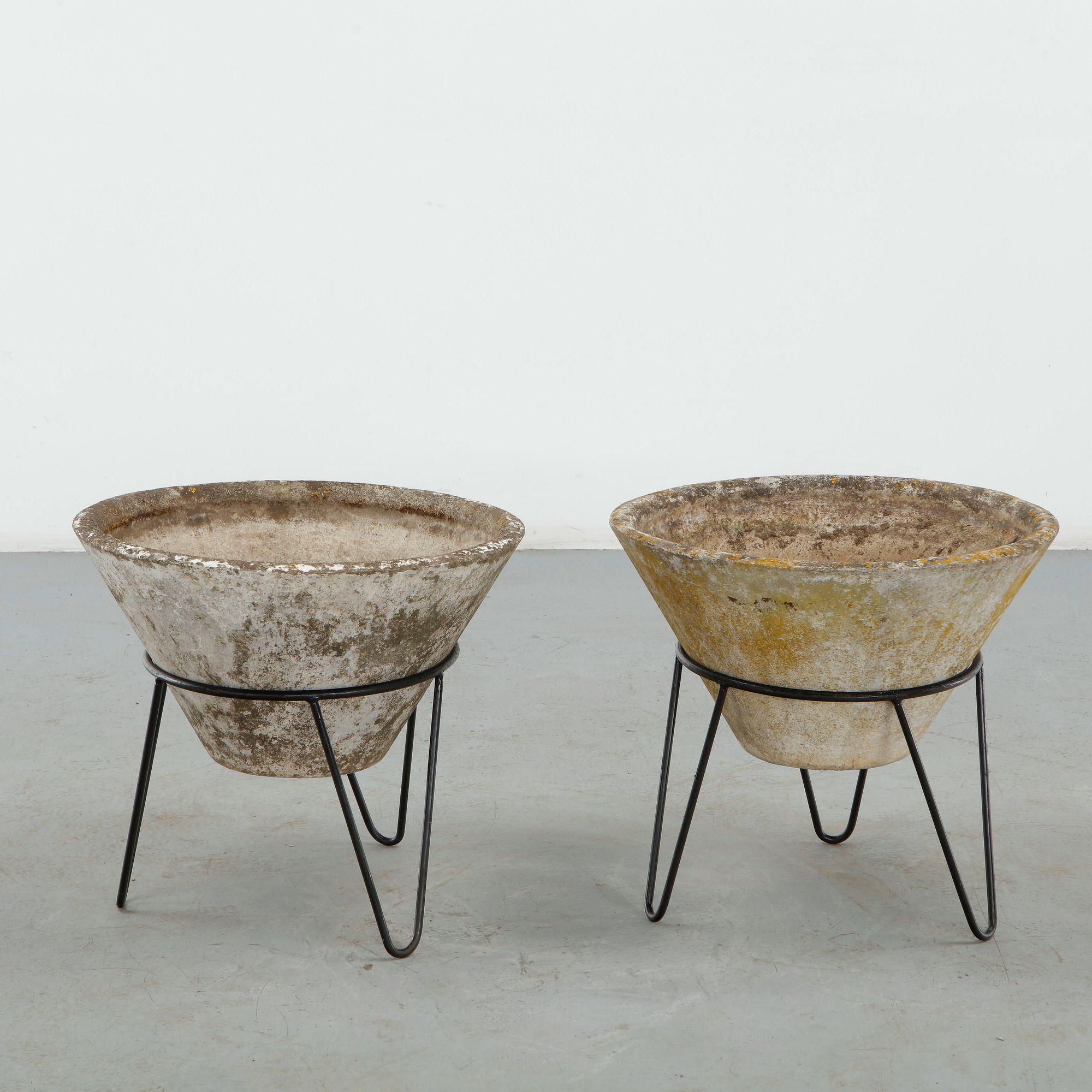 Willy Guhl, Pair of Conical Planters on Stands, 1960s