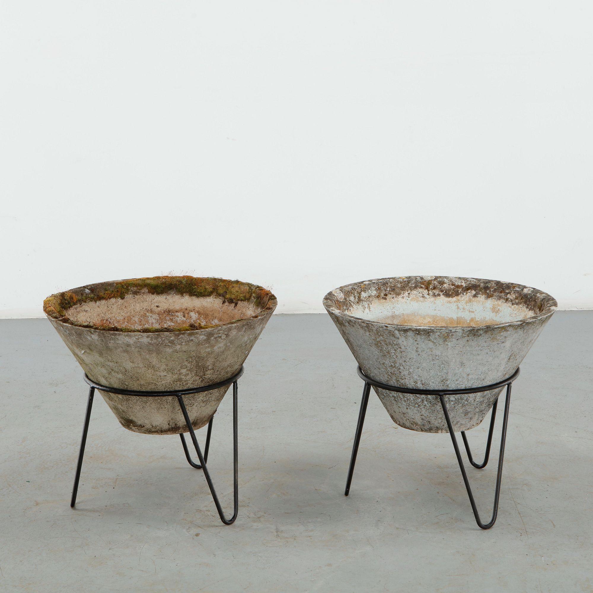 Willy Guhl, Pair of Conical Planters on Stands, 1960s