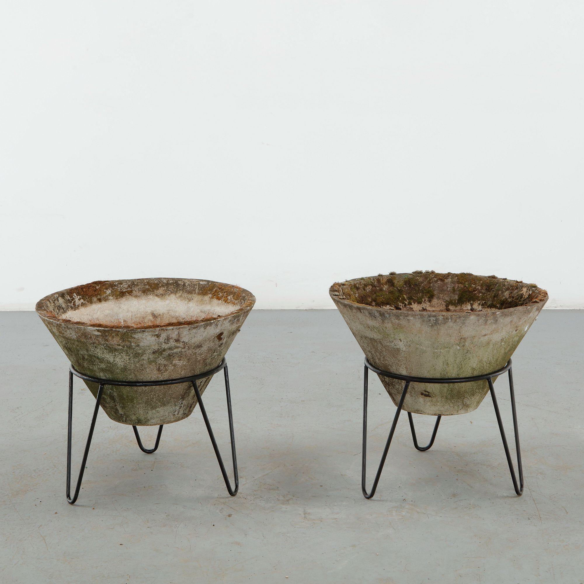 Willy Guhl, Pair of Conical Planters on Stands, 1960s