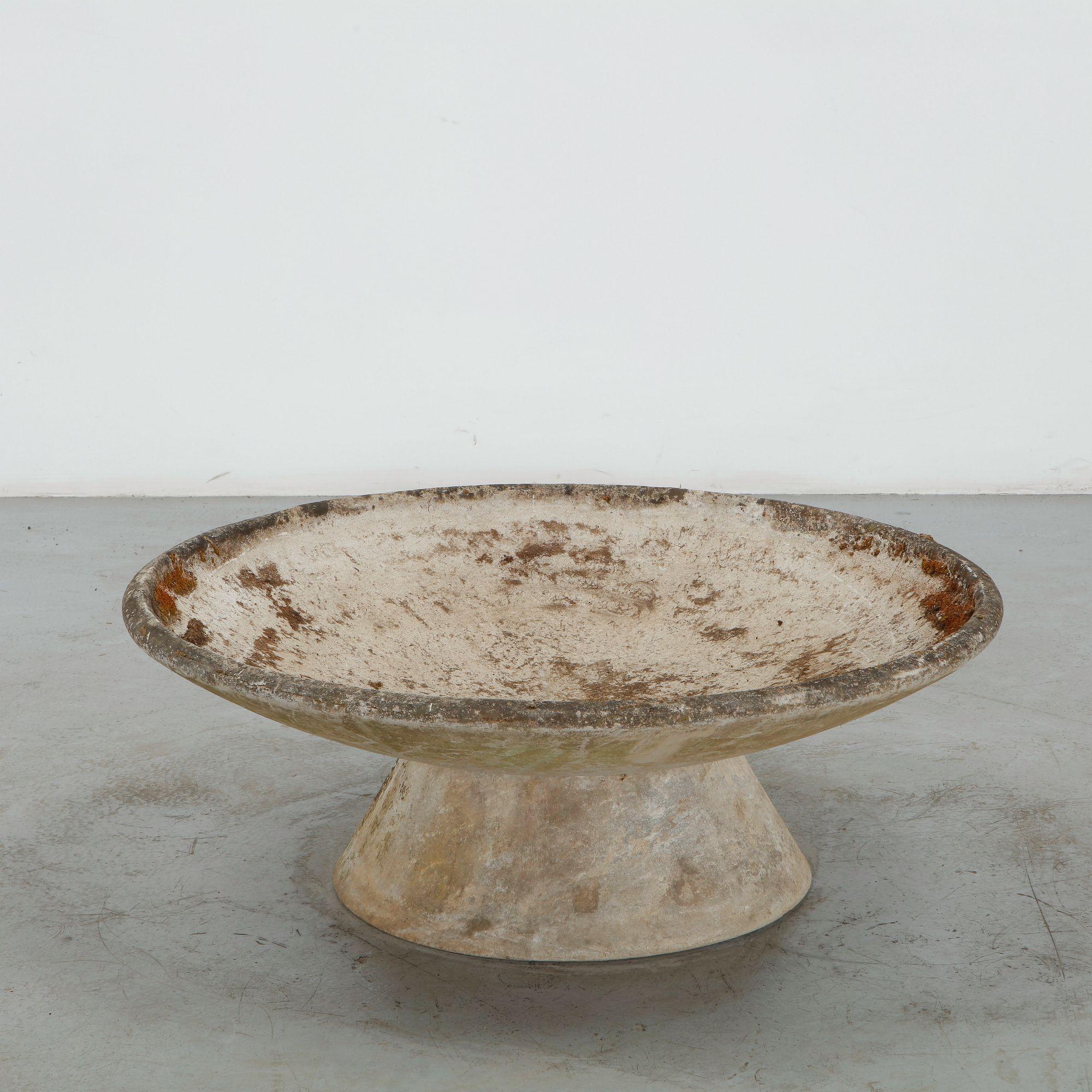 Willy Guhl, Large Bowl Planter on Concrete Stand, 1960s