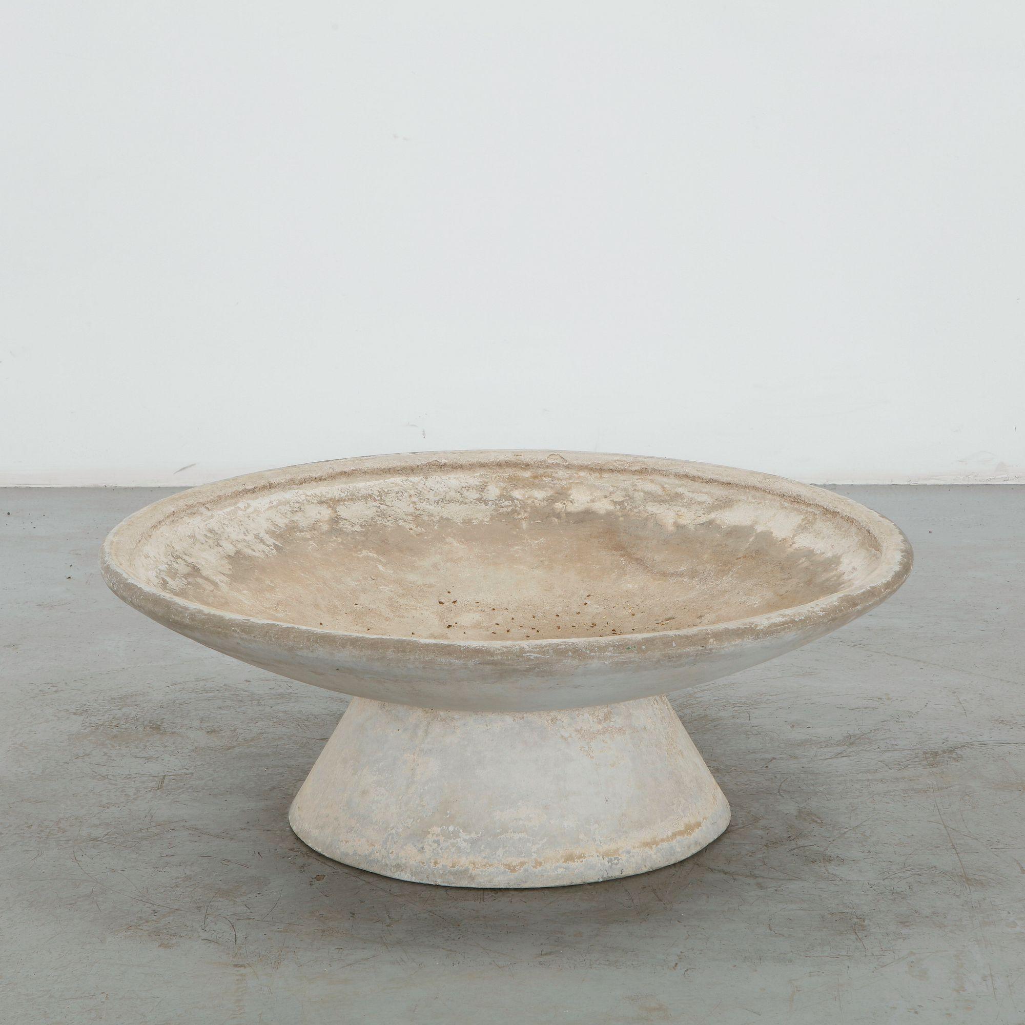 Willy Guhl, Large Bowl Planter on Concrete Stand, 1960s
