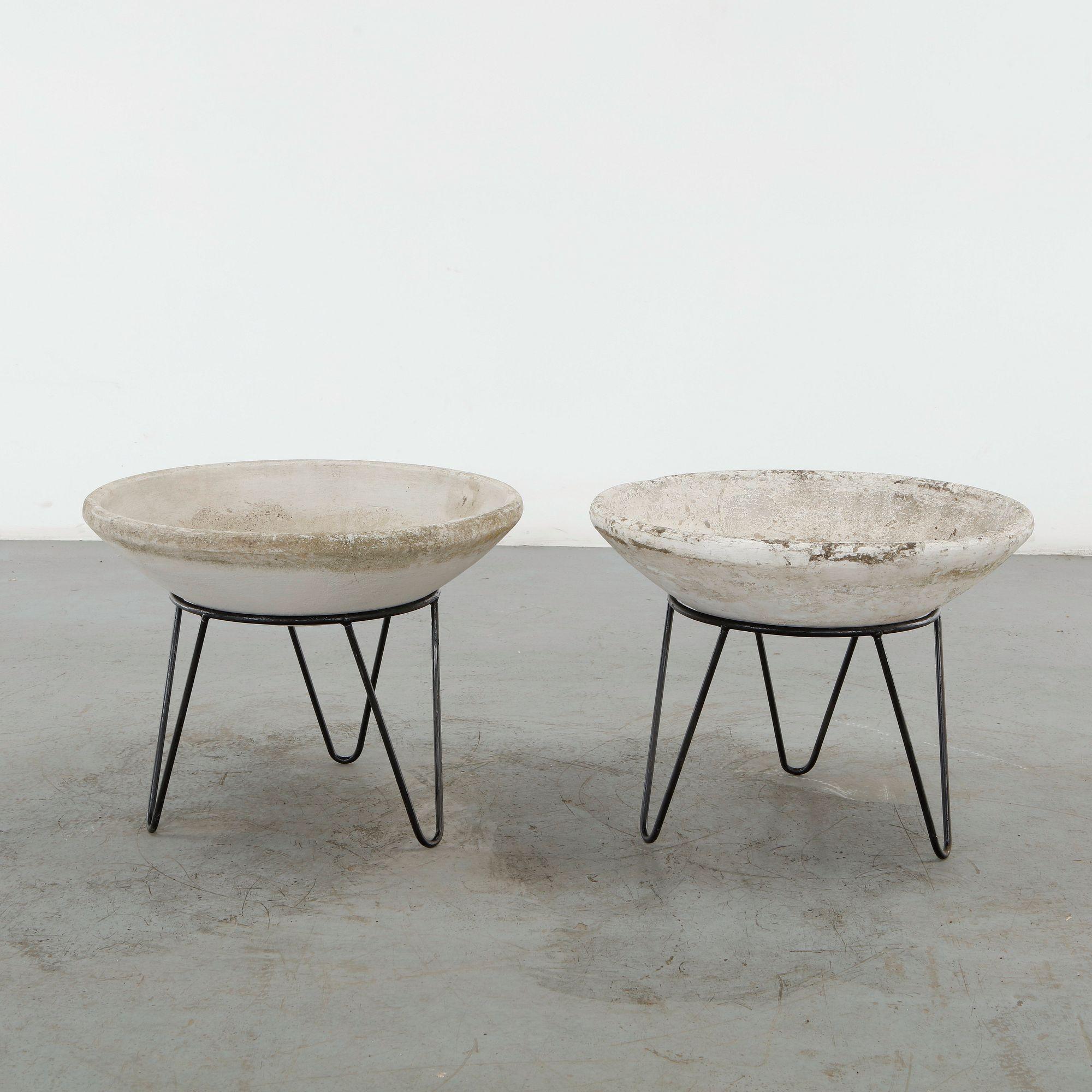 Willy Guhl, Pair of Small Bowl Planters on Stands, 1960s