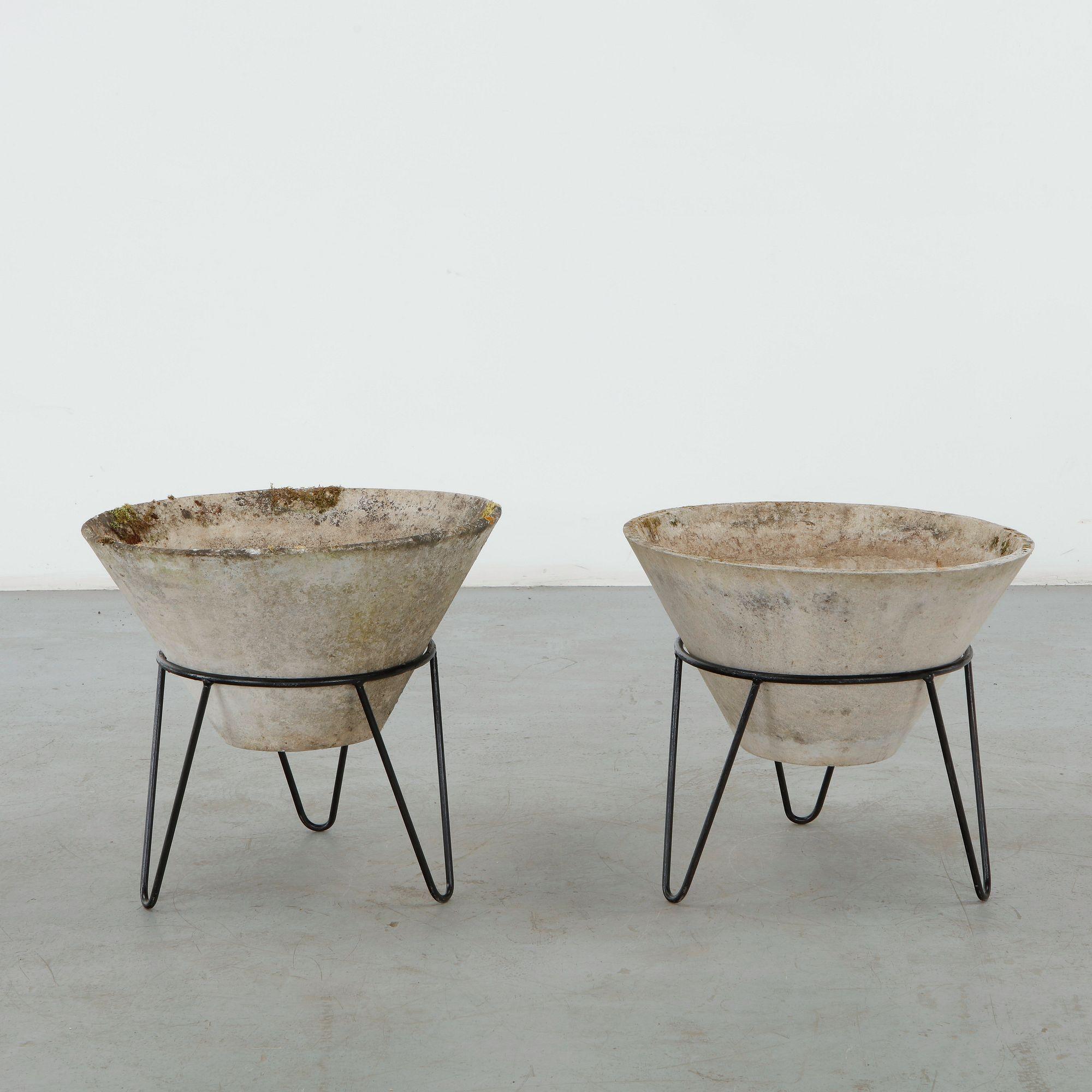 Willy Guhl, Pair of Conical Planters on Stands, 1960s