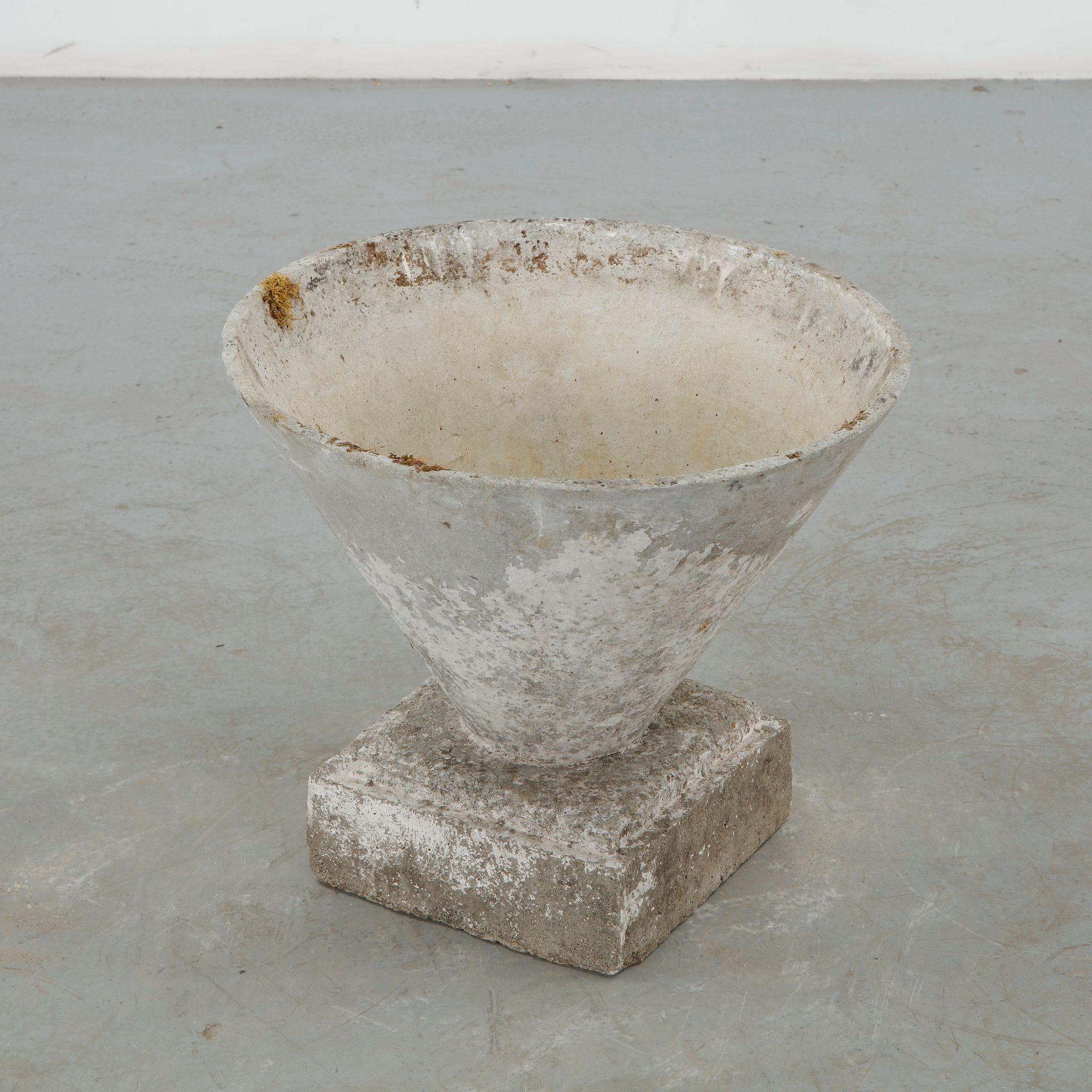 Willy Guhl, Conical Planter with Integrated Feet, 1960s
