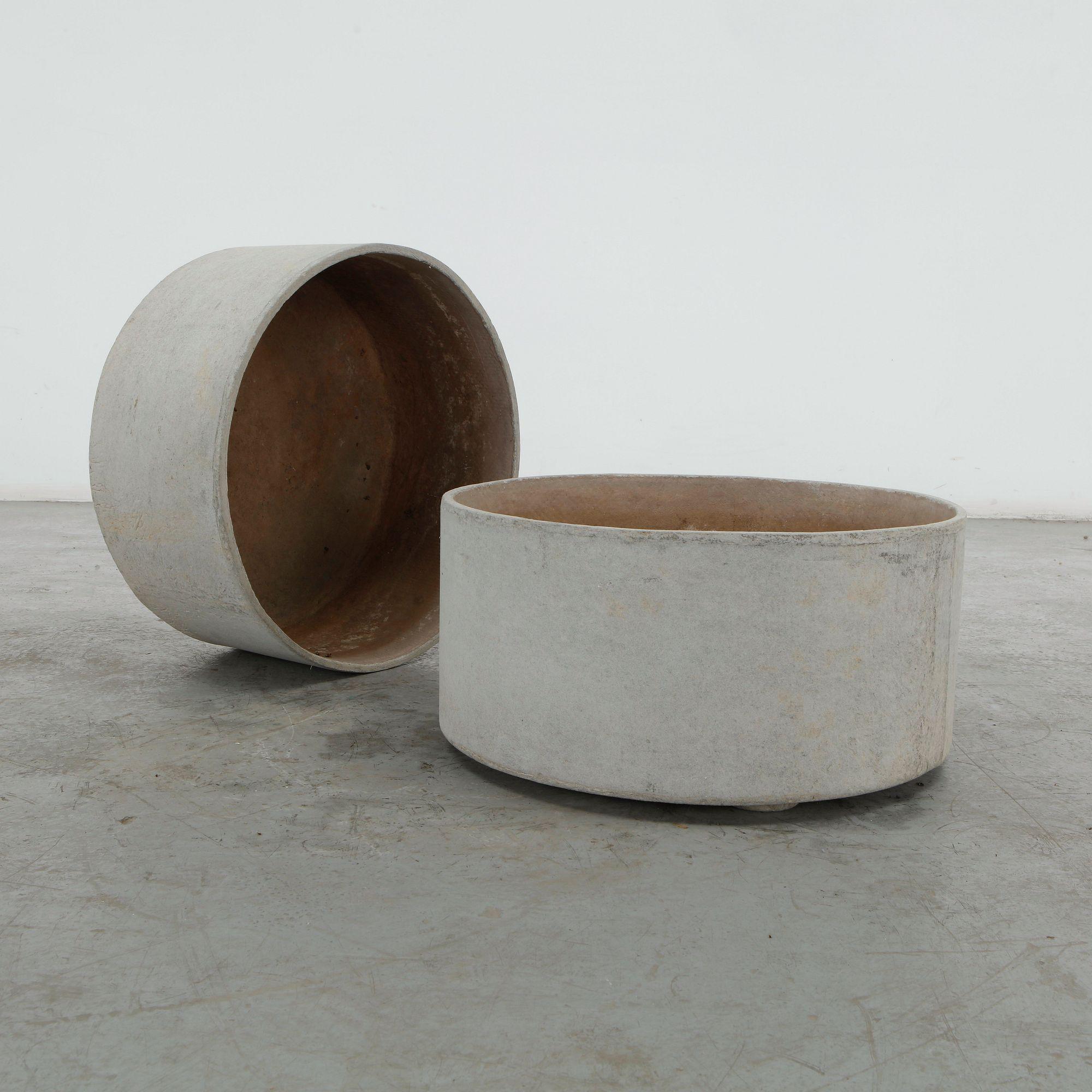 Willy Guhl, Pair of Round Planters, 1970s