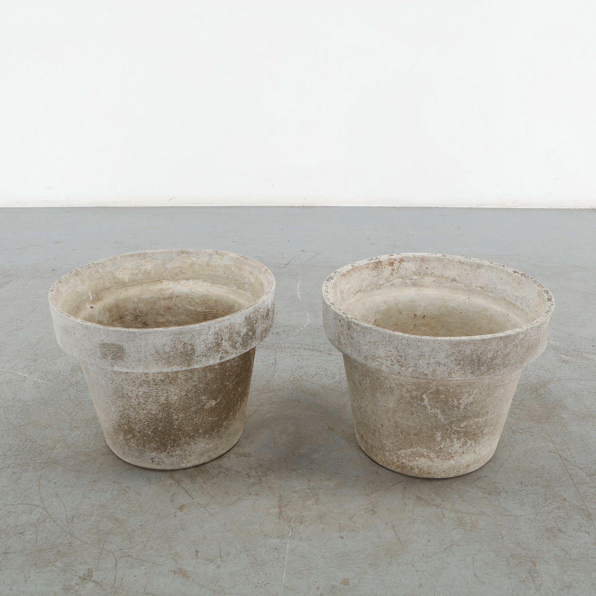 Willy Guhl, Pair of Round Planters, 1960s