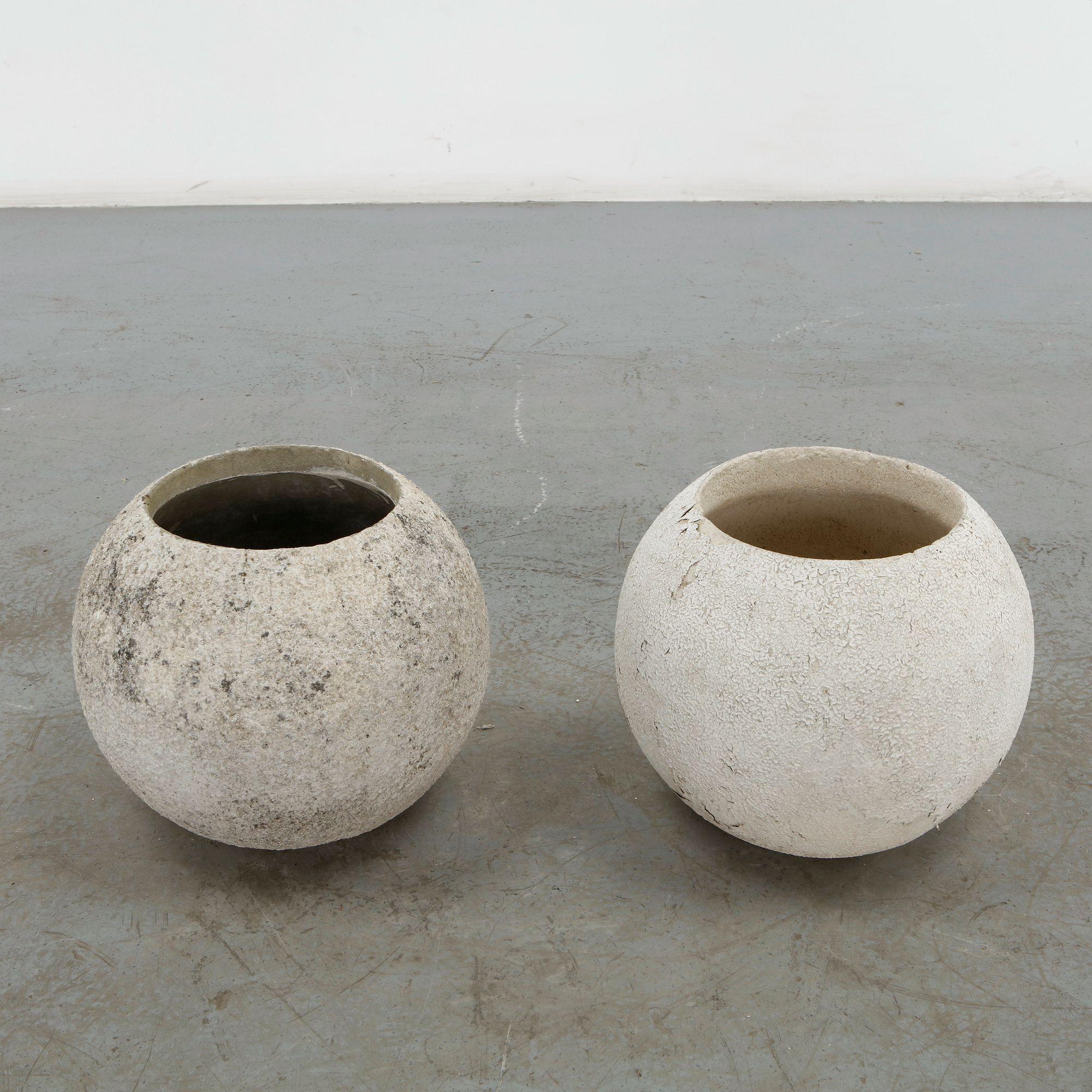 Grandon Fres, Pair of Spherical Planters, 1960s