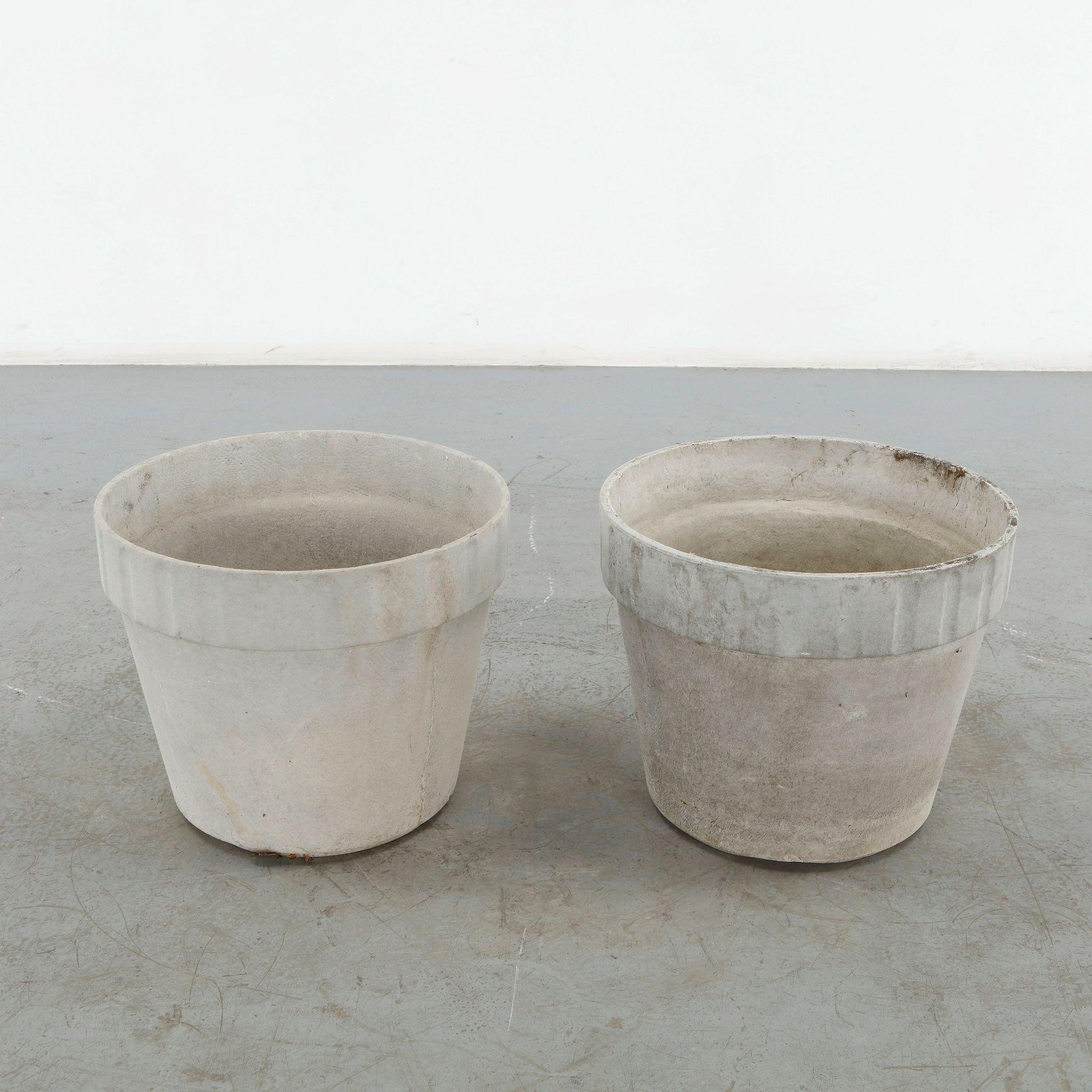 Willy Guhl, Pair of Round Planters, 1960s