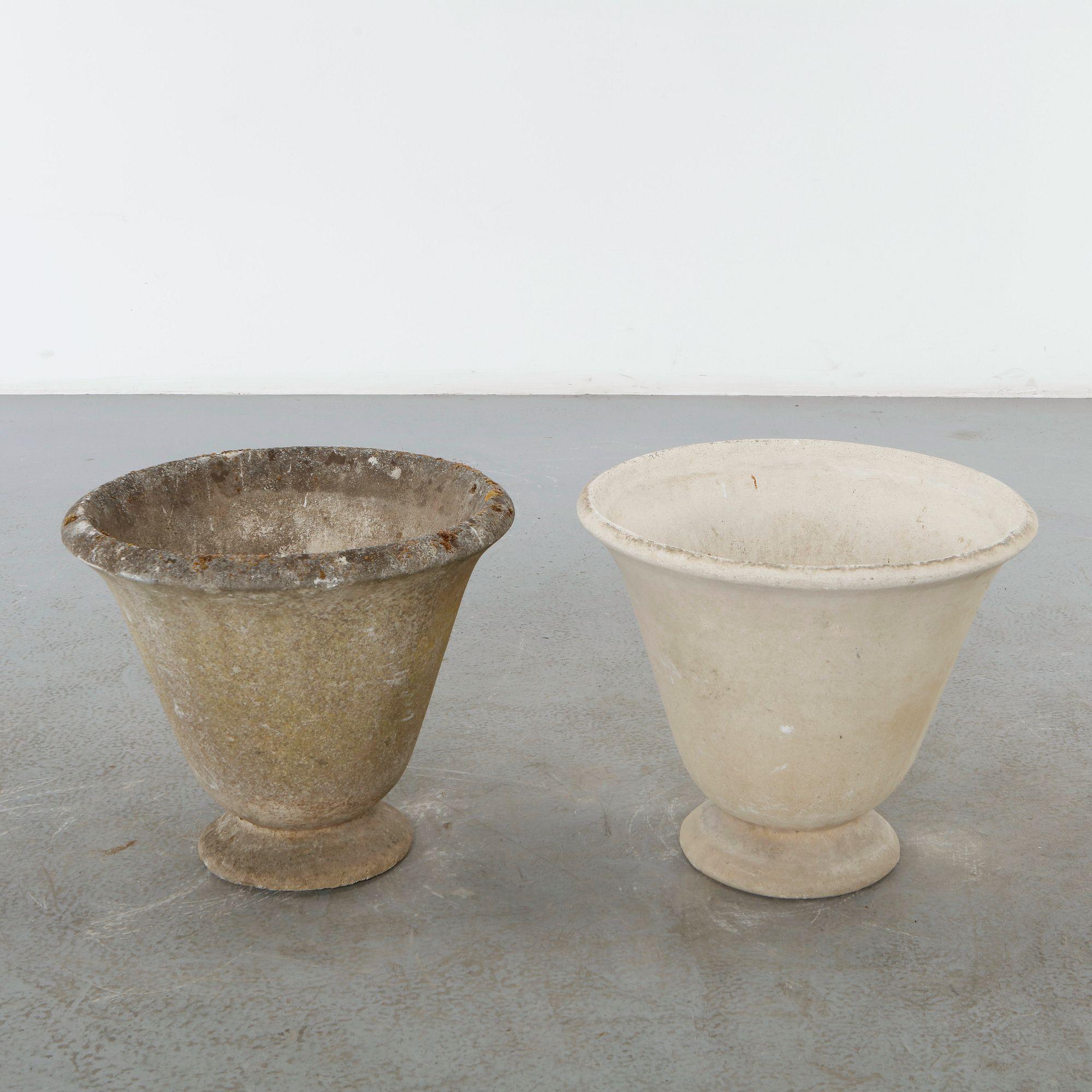 Grandon Fres, Pair of Urn-Form Footed Conical cast Concrete Planters, 1960s