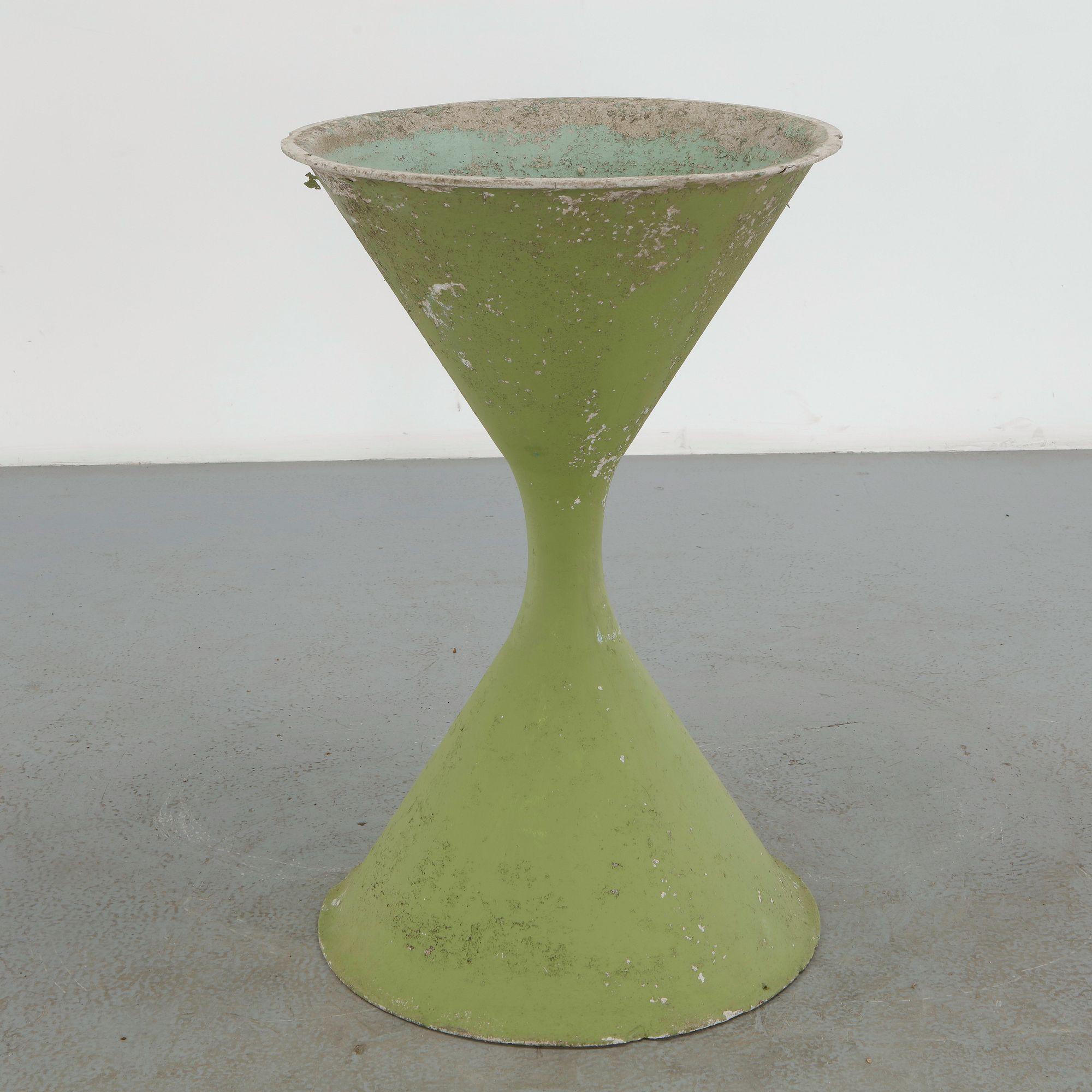 Willy Guhl, Large Diabolo Planter, 1960s