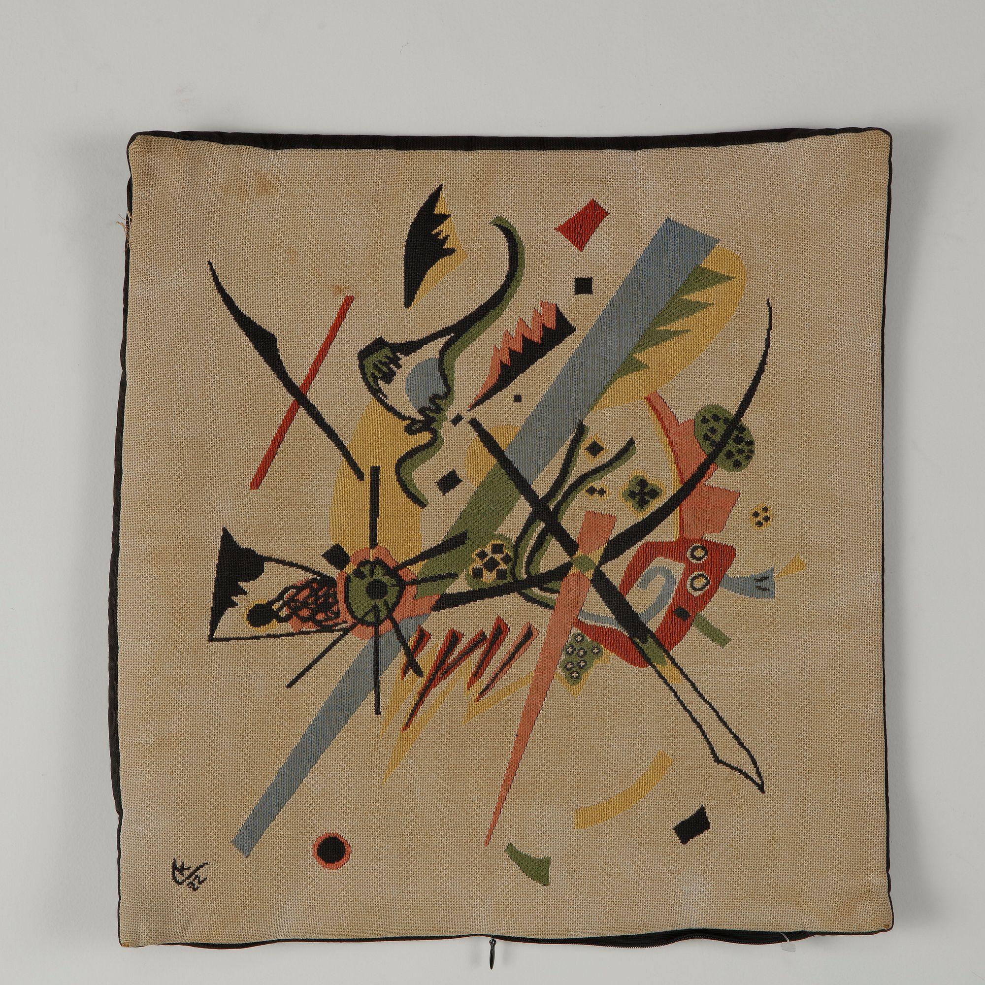 Wassily Kandinsky, Pillow Cover for the Pompidou Center